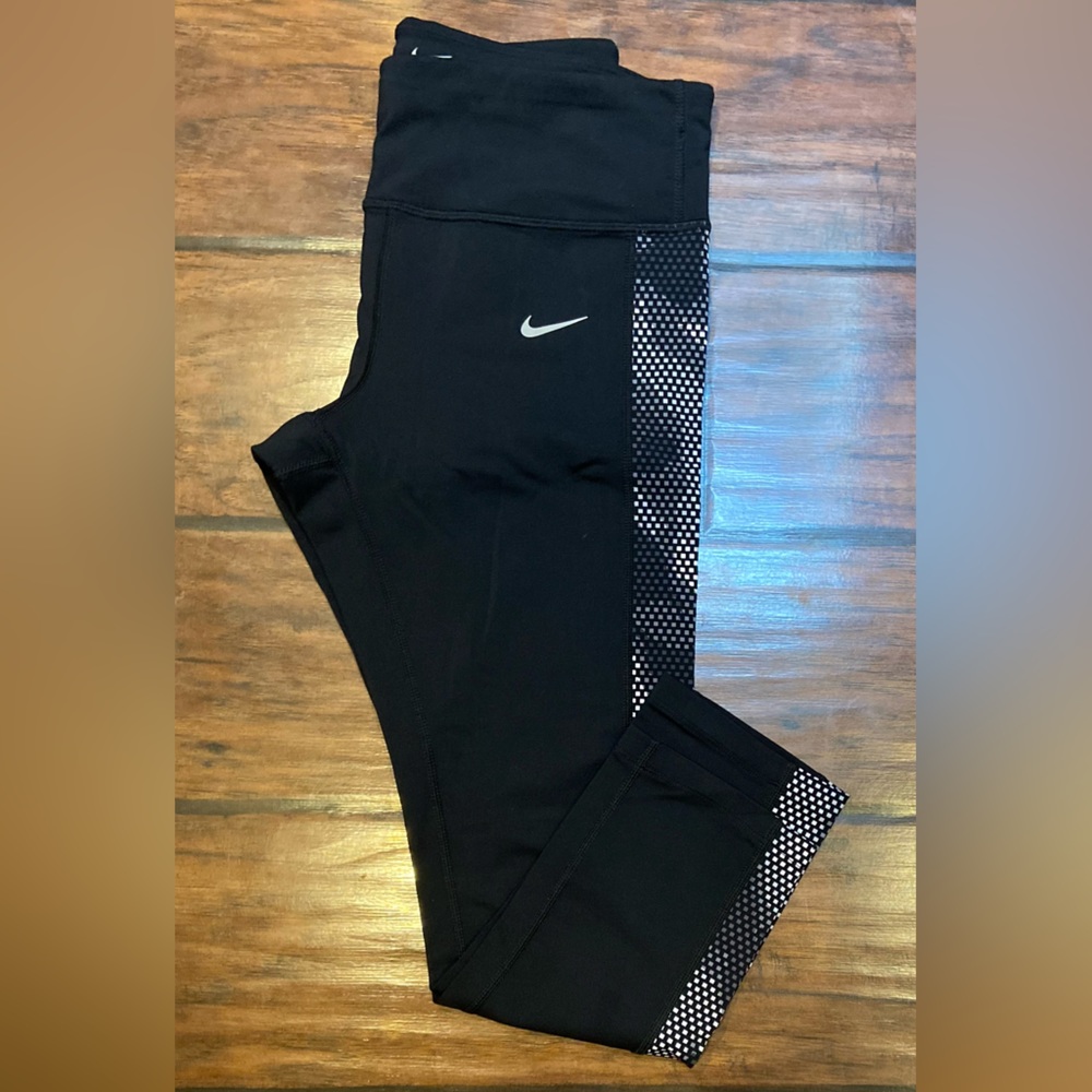 Nike Dri-Fit Cropped Leggings